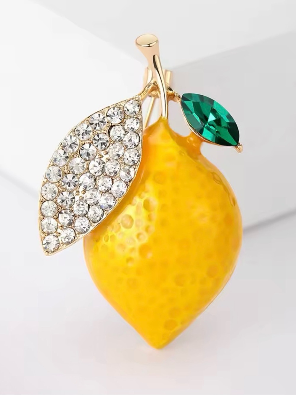 Lemon shape Italian style shiny brooch, new